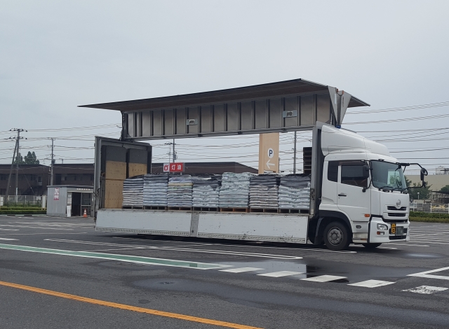 ウイング車