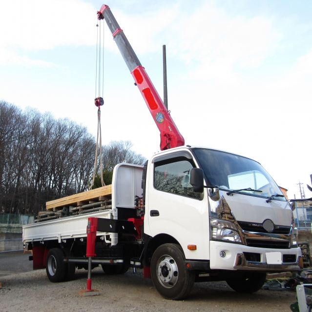 ユニック車 搭載型トラッククレーン